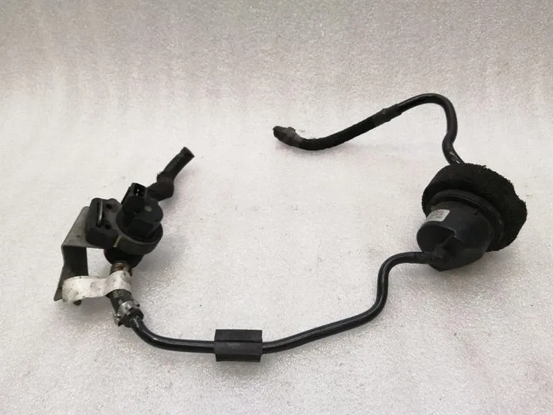 Mercedes C Class W204 Valve A2044700193 Purge Valve AMG M156-