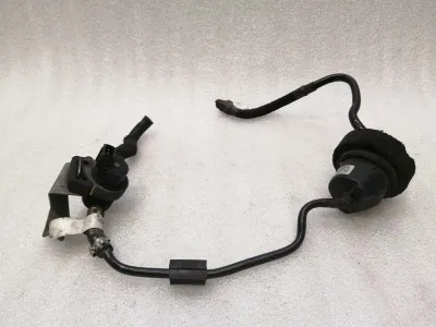 Mercedes C klases W204 vārsts A2044700193 Attīrīšanas vārsts AMG M156-