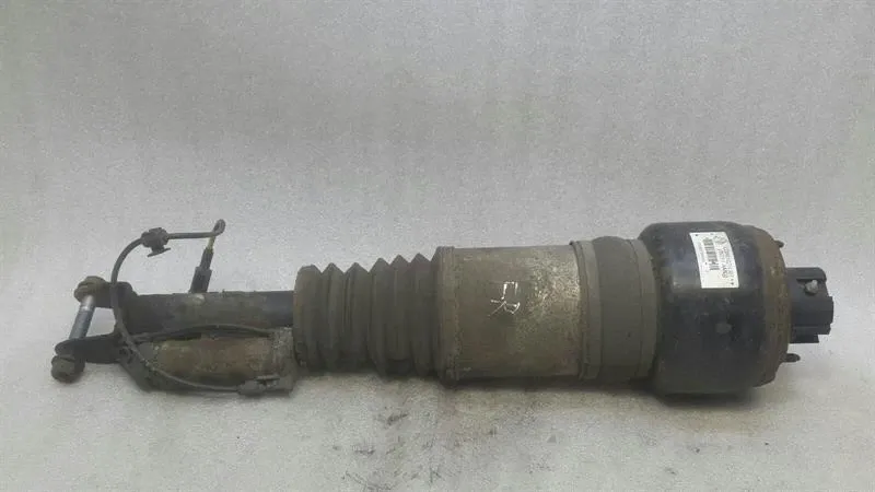 Mercedes-Benz CLS (C219) Mercedes CLS W219 shock absorber front right A2113208413 shock absorber front- Body type: Saloon
Fuel: Petrol