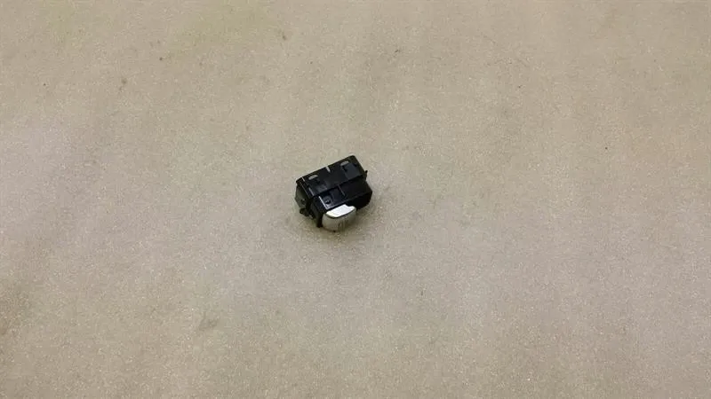 Mercedes-Benz A (W176) Mercedes C Class W205 Window Switch A2229052203 Switch Window Regulator - Body type: Saloon
Fuel: Diesel