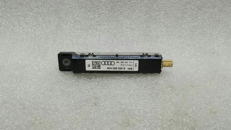 Audi RS3 8V Aerial / Antenna 8V4035225D Antenna-