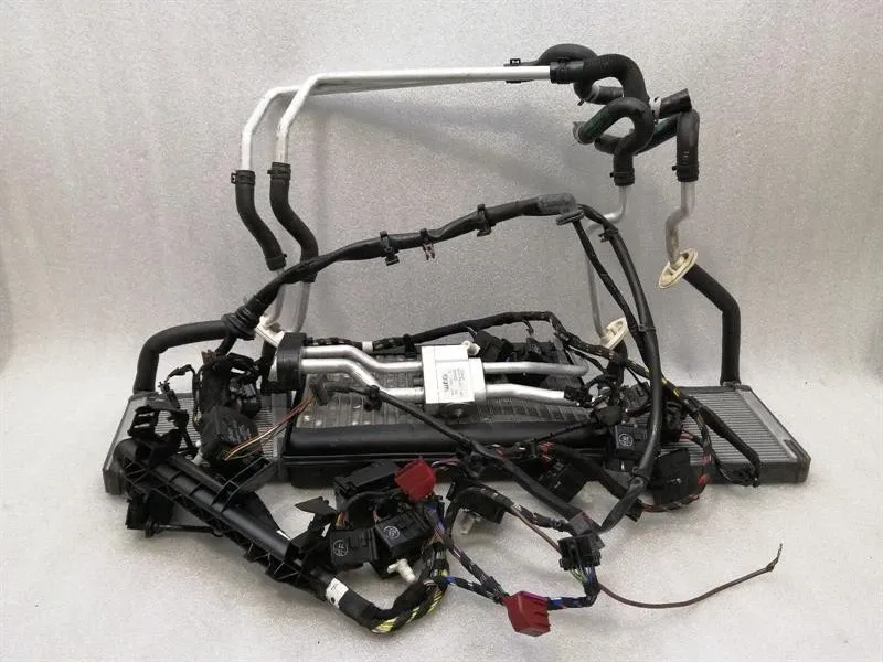 Bentley Continental GT, GTC, Flying Spur Bentley Continental GT V8S Heater Matrix 3W2816003A Heater Core- Body type: Coupe
Fuel: Petrol