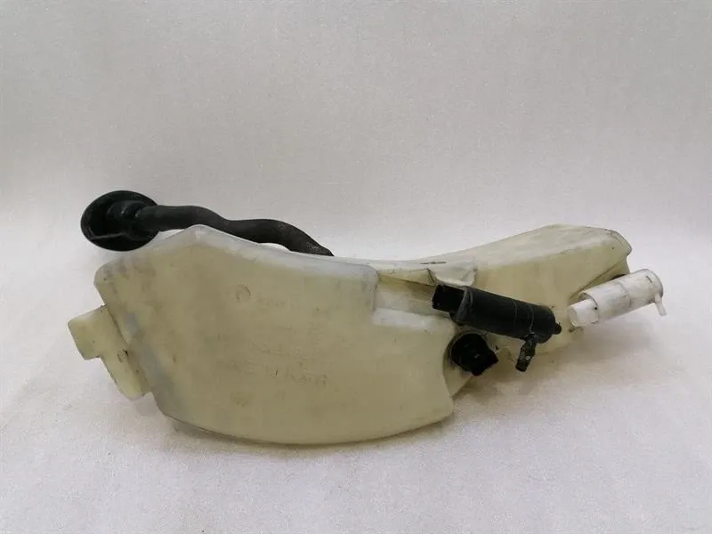 Bentley Continental GT, GTC, Flying Spur Bentley Continental washer fluid reservoir 3W0955453B washer fluid tank - Body type: Saloon
Fuel: Petrol