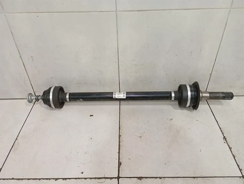 BMW 8 (G15) BMW 18--25 G16 M8 drive shaft rear right 8089850 rear right drive shaft- Body type: Saloon
Fuel: Petrol