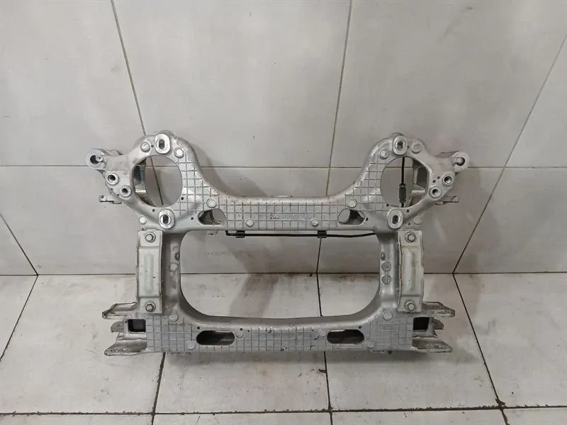 Chevrolet Corvette (C7) Chevrolet Corvette C7 Grand Sport Subframe Rear 23217711 Axle Frame Rear Axle- Body type: Coupe
Fuel: Petrol
