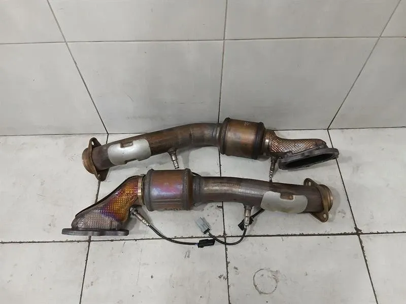 Chevrolet Corvette (C7) Chevrolet Corvette C7 Grand Sport Catalytic Converter Kit 19420308 Catalytic Converter - Body type: Coupe
Fuel: Petrol