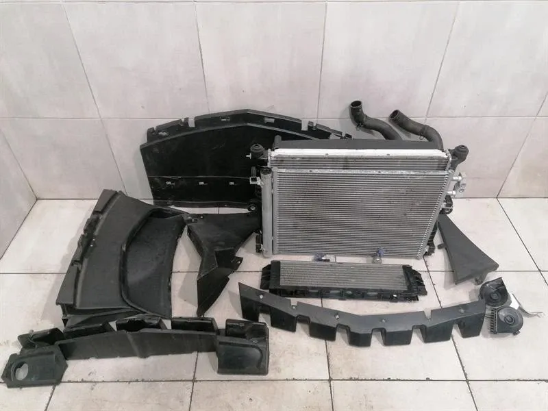 Chevrolet Corvette (C7) Chevrolet Corvette C7 Grand Sport Radiator Pack 23267151 Radiator Pack - Body type: Coupe
Fuel: Petrol