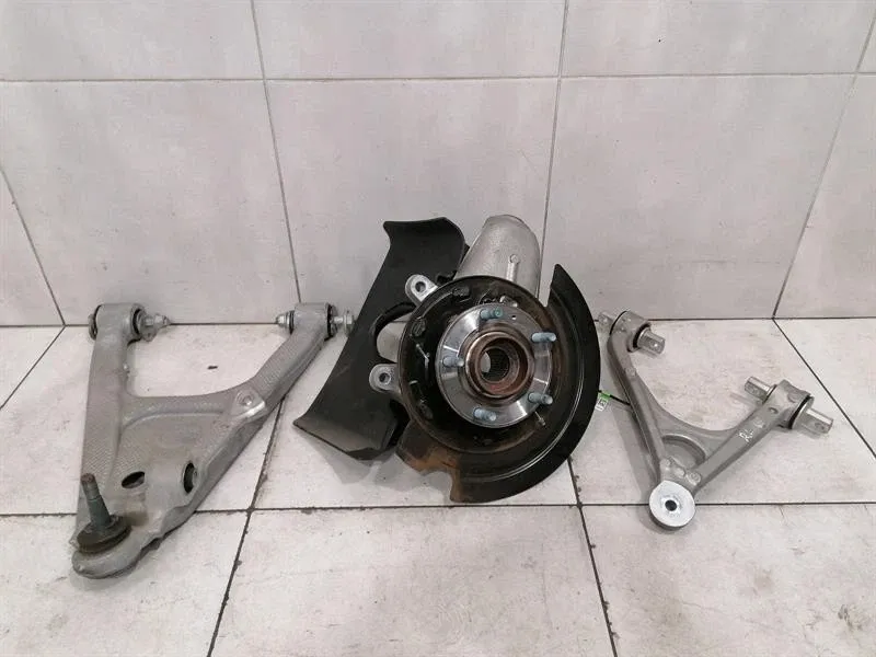 Chevrolet Corvette (C7) Corvette C7 Grand Sport Left Rear Hub 84506880 Wheel Bearing Housing Rear Left - Body type: Coupe
Fuel: Petrol