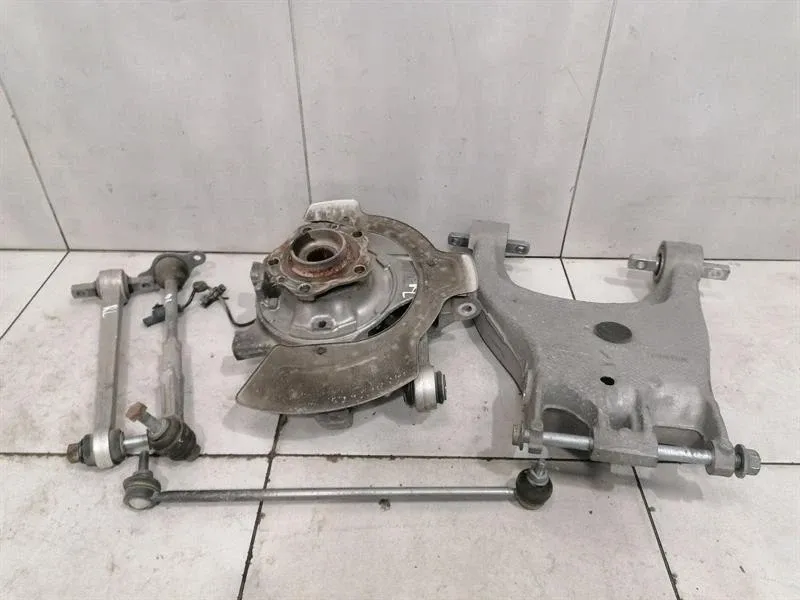 Ferrari 488 F142M Left Rear Hub 299933 Wheel Bearing Housing Rear Left SET SET-