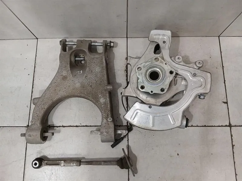 Ferrari Roma F169 Left Rear Hub 867720 Wheel Bearing Housing Rear Left SET SET-