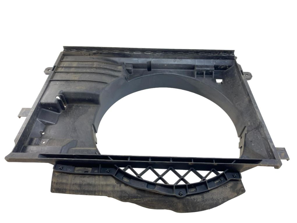 Nissan Navara (D23) Radiator shroud 214764KJ0C Radiator shroud NISSAN NAVARA III / ...