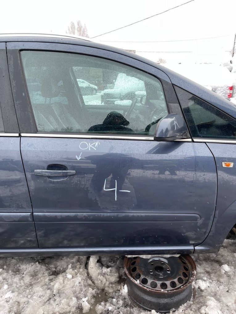 93191193 Door Front Right OPEL ZAFIRA B (A05) (2005-2014)