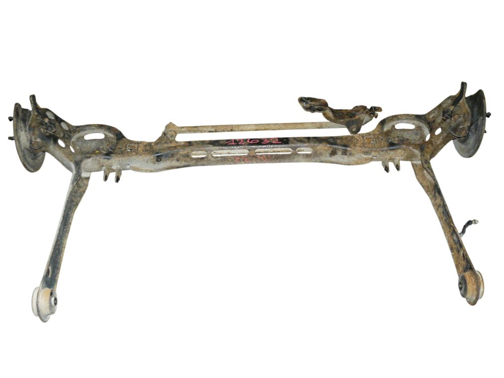 Chrysler Grand Voyager / Town & Country Rear axle beam 4721336AA Rear axle Beam CHRYSLER VOYAGER V (RT...