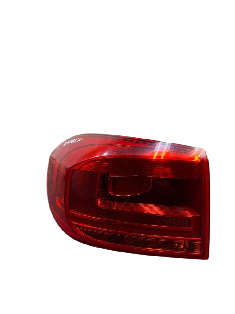 Volkswagen Tiguan задняя фара (левая) 5N0945095Q Tail light left VW TIGUAN I (5N) (20...