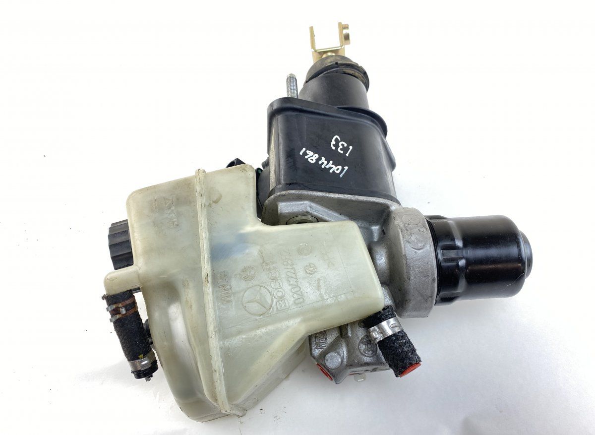 0204021687 0204024105 0204251302 Brake Master Cylinder MERCEDES-BENZ SL-CLASS (R230) (2001-2012)