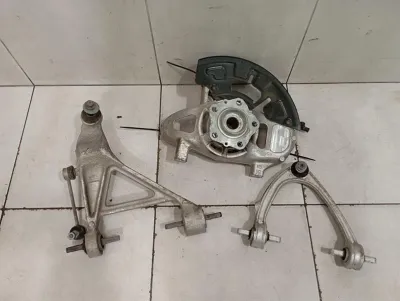 Kit de roulement de roue avant droit pour moyeu Ferrari Roma F169 (réf. 867714).