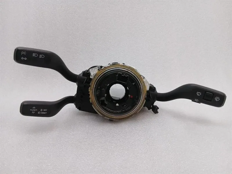 Porsche 911 (991) Porsche 911 997 wiper stalks 99761325300 indicator switch steering column switch Body type: Convertible
Fuel: Petrol
