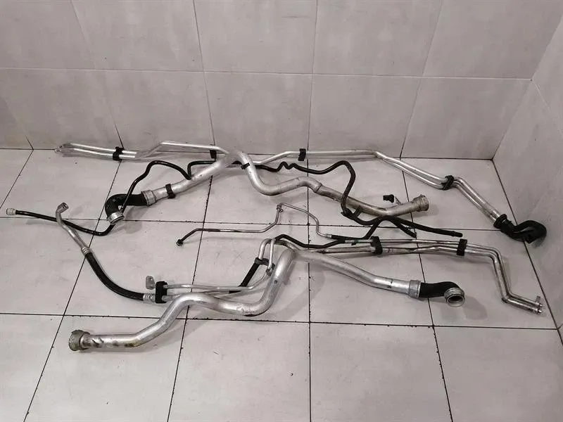 Porsche 911 (997) Porsche 911 997 Turbo Pipe Set 99710661002 Coolant Hose Hose Kit Body type: Coupe
Fuel: Petrol