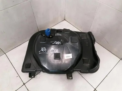 Maserati Quattroporte VI M156 AD BLUE Резервоар 670031735 Резервоар за гориво AD BLUE