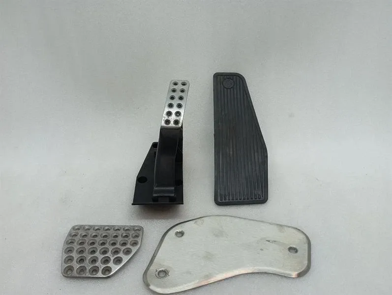 Ferrari California T F149 gas pedal (electrical) 243117 RHD SET RIGHT HAND DRIVE