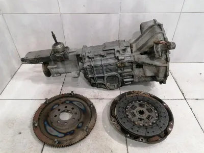 1973. gada ASTON MARTIN VANtage DBS 4.0 SĒRIJA 3 MANUĀLĀ ĀTRUMKĀRBA 5 PĀRĀKUMU MANUĀLĀ PĀRNESUMKĀRBA