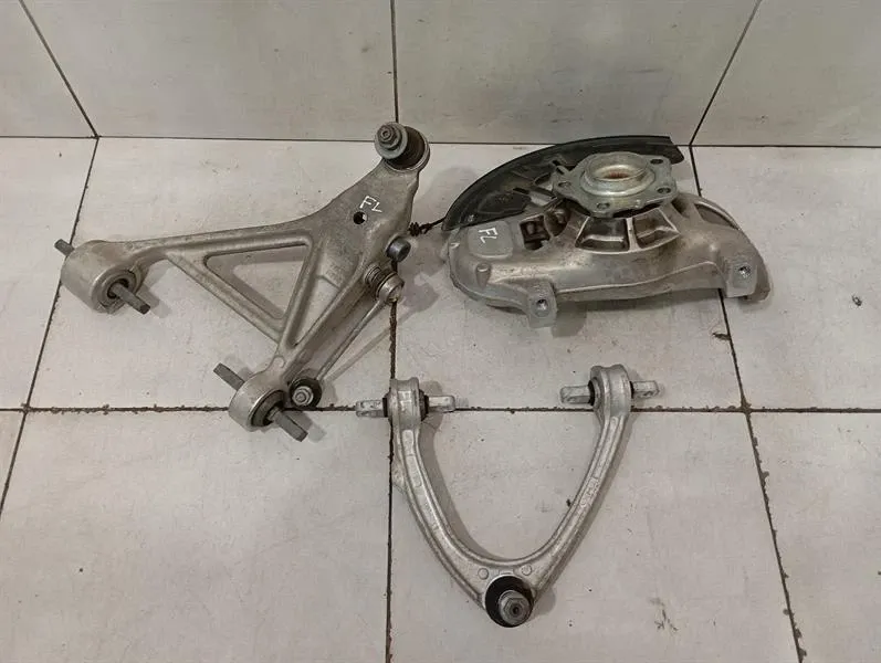 Ferrari Roma F169 Left Front Hub 867707 Wheel Bearing Housing Front Left SET SET