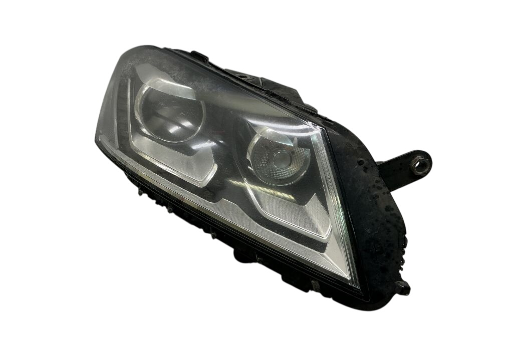 Volkswagen Passat (B7) передняя фара (правая) 3AB941752 90005333 3D0941329B 8K0941597B Headli...