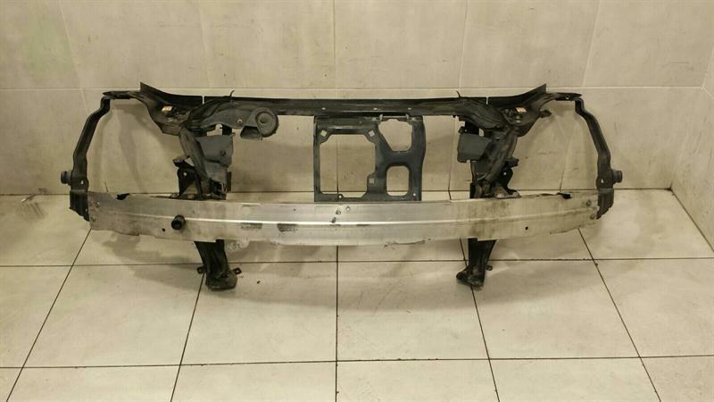 Mercedes-Benz CLS (C219) Mercedes CLS55 W219 front end clip A2196202034 lock carrier front mask Body type: Saloon
Fuel: Petrol