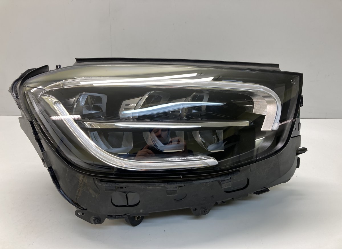 Mercedes-Benz GLC (X253) Right headlight Right headlight — MERCEDES-BENZ GLC (X253) (201...