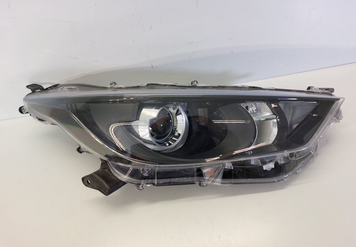 Toyota Yaris Right headlight Right headlight — TOYOTA YARIS III (XP150) (201...