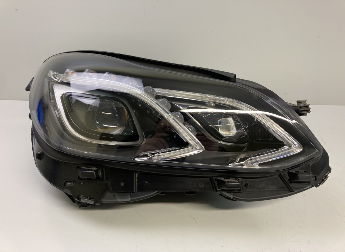 Mercedes-Benz A (W176) Right headlight