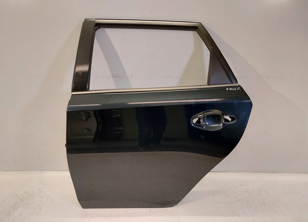 Toyota Auris Door — rear left