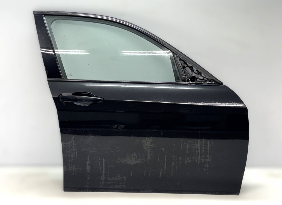 BMW 1 (E81 / E82 / E87 / E88) Door — front right Door — front right — BMW 1 (F20, F21) (2011-201...