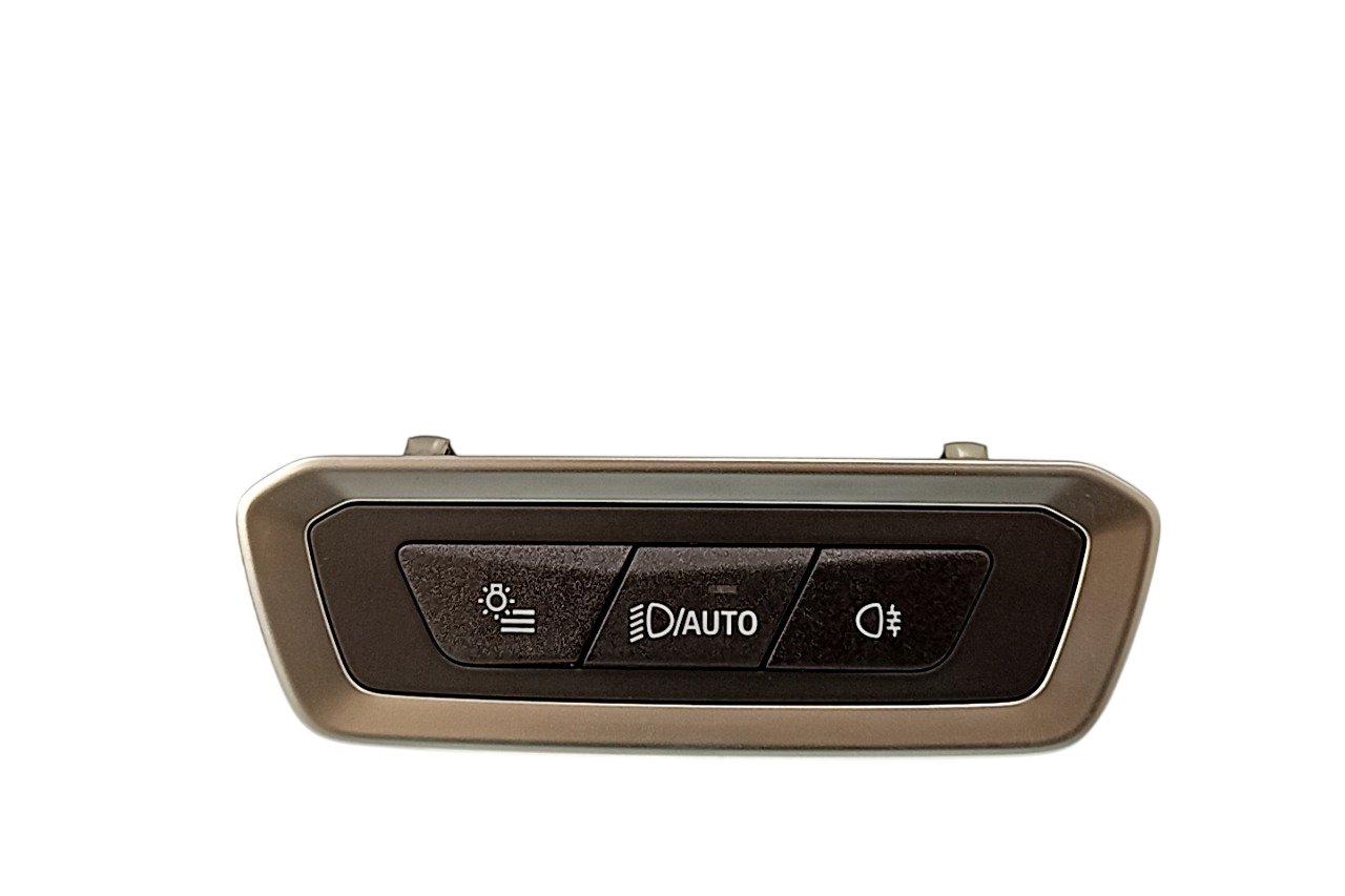 BMW 7 (G11 / G12) Свет переключатель BMW X7 Light switch OEM 5A71546

Part codes: 92...