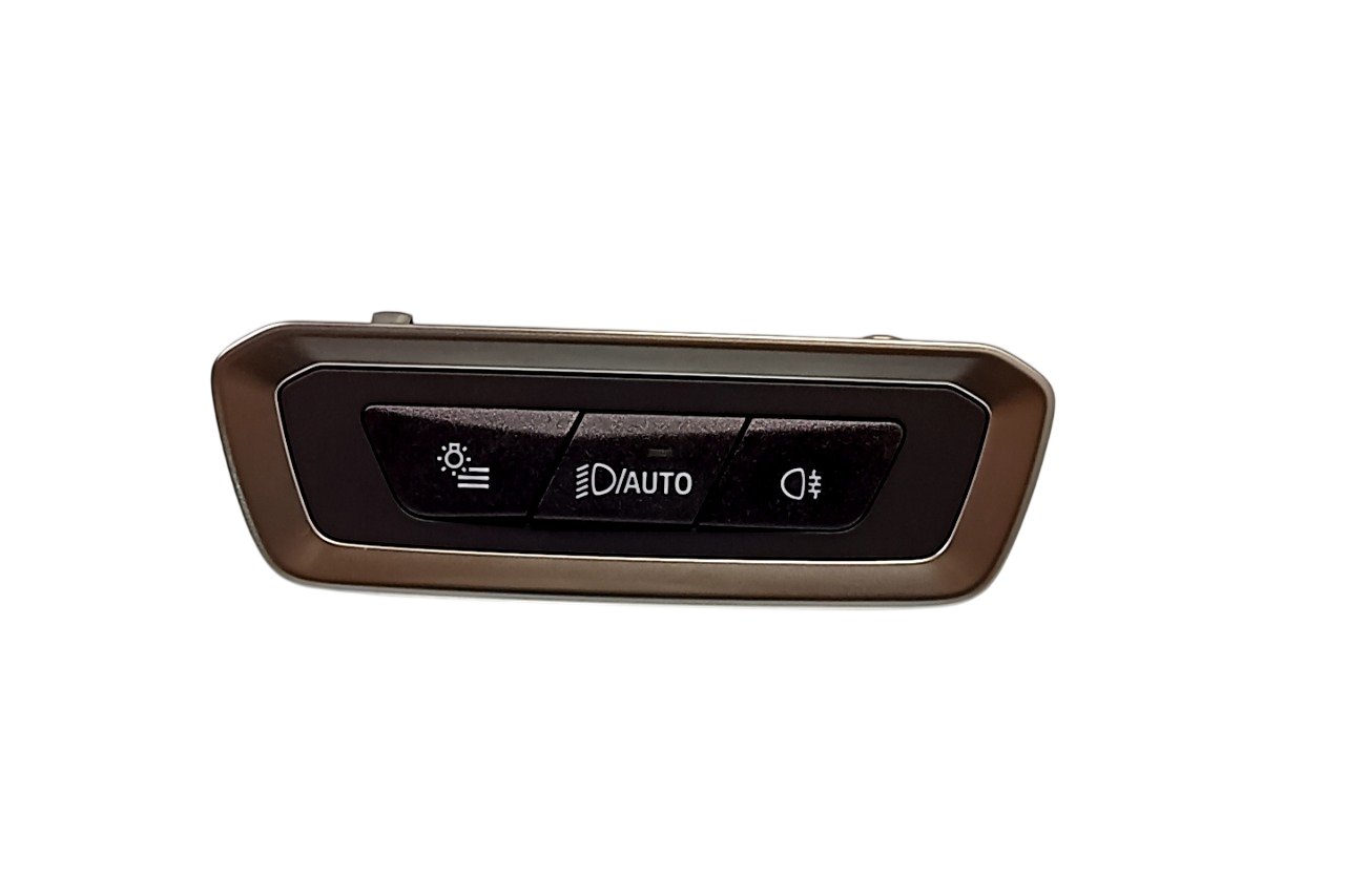 BMW 7 (G11 / G12) Свет переключатель BMW X7 Light switch OEM 5A71546

Part codes: A2...