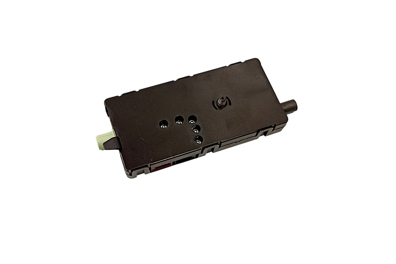 BMW X5 (F15) Aerial antenna amplifier