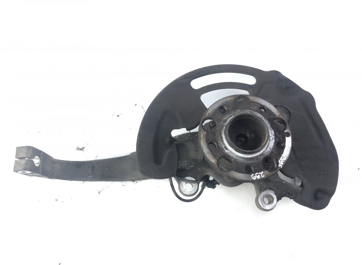 Mercedes-Benz A (W176) Wheel bearing housing — front right Wheel bearing housing — front right — MERCEDES-...