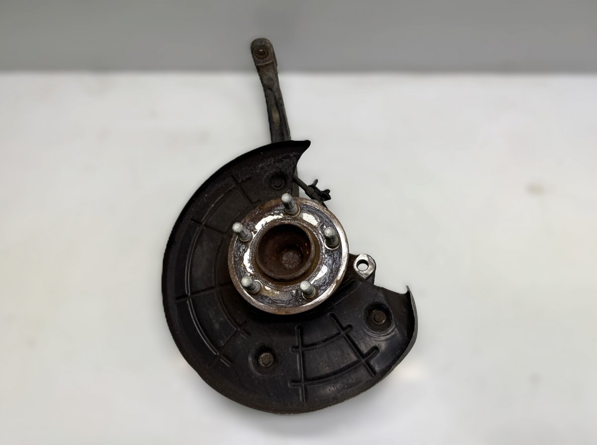 Chrysler 300 Wheel bearing housing — front left Wheel bearing housing — front left — CHRYSLER 3...