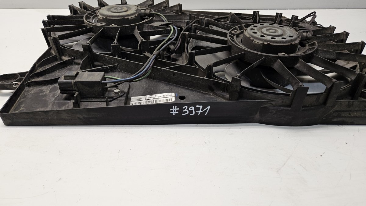 Chrysler 300 Electric Radiator Fan Electric radiator fan — CHRYSLER 300C II (2010-...