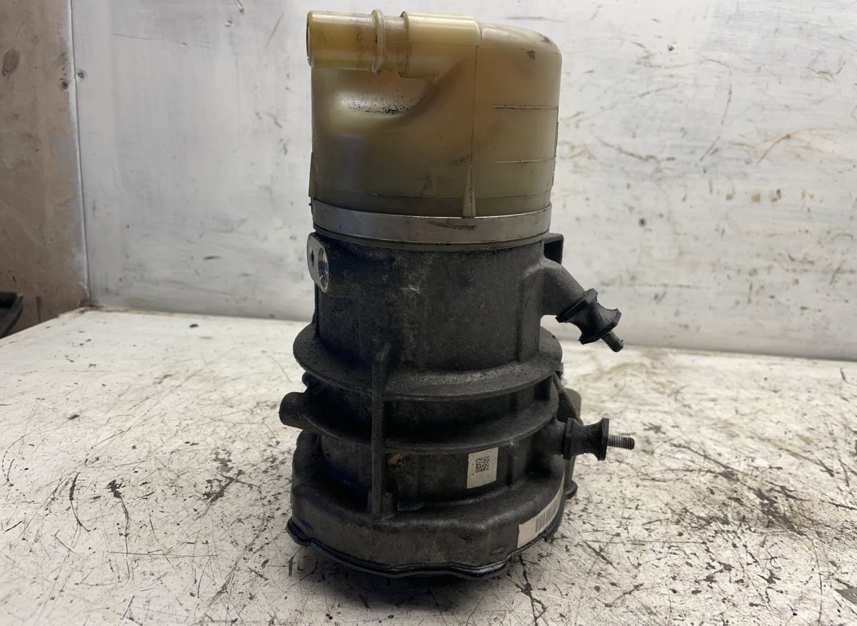 Volvo S60 Power-steering pump Power-steering pump — VOLVO S60 II / V60 I (201...
