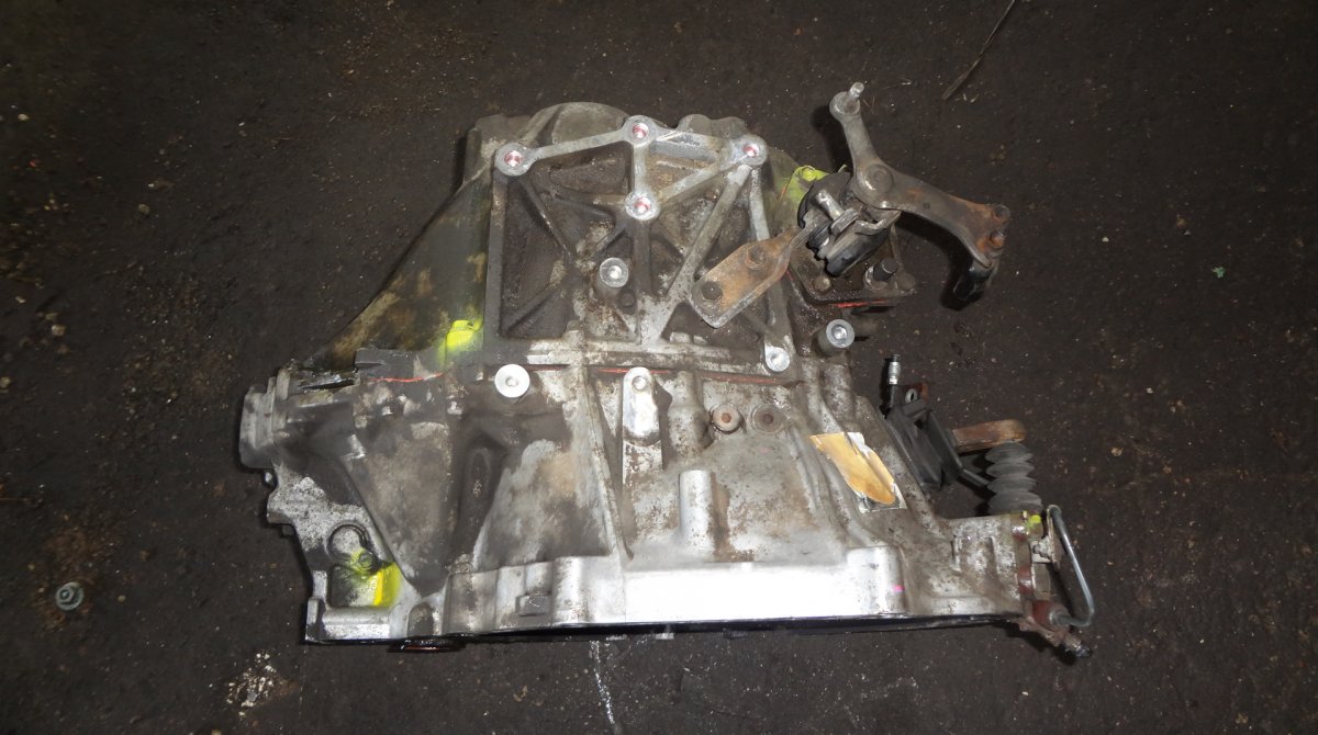 Toyota Avensis (T25) Gearbox Gearbox — TOYOTA AVENSIS (T250) (2003-2008) — 3...