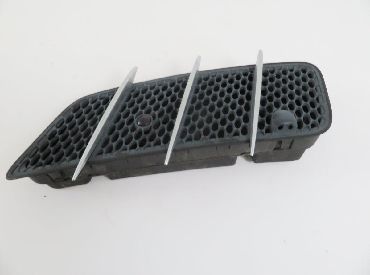 Mercedes-Benz A (W168) Bonnet air inlet