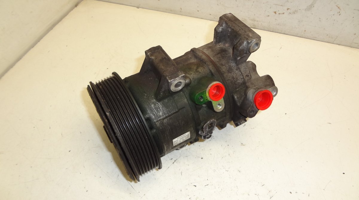 Toyota Corolla Verso Air-conditioning compressor Air-conditioning compressor — TOYOTA COROLLA Ve...