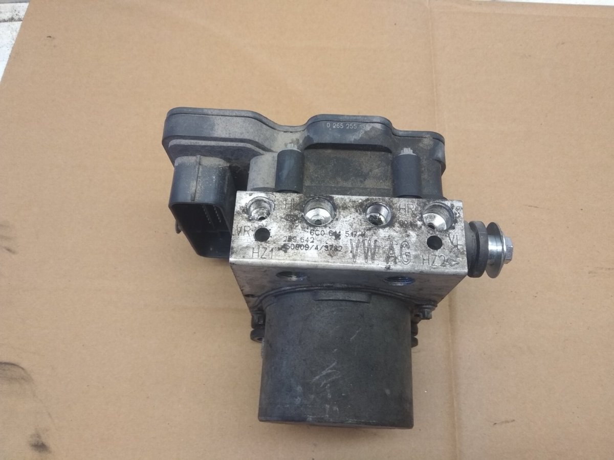 Skoda Fabia ABS hydraulic unit / pump ABS hydraulic unit / pump — SKODA FABIA (III NJ...