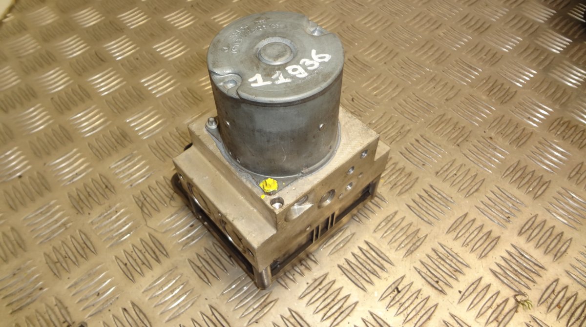BMW 5 (E60 / E61) ABS hydraulic unit / pump ABS hydraulic unit / pump — BMW 5 (F10, F11) (2...