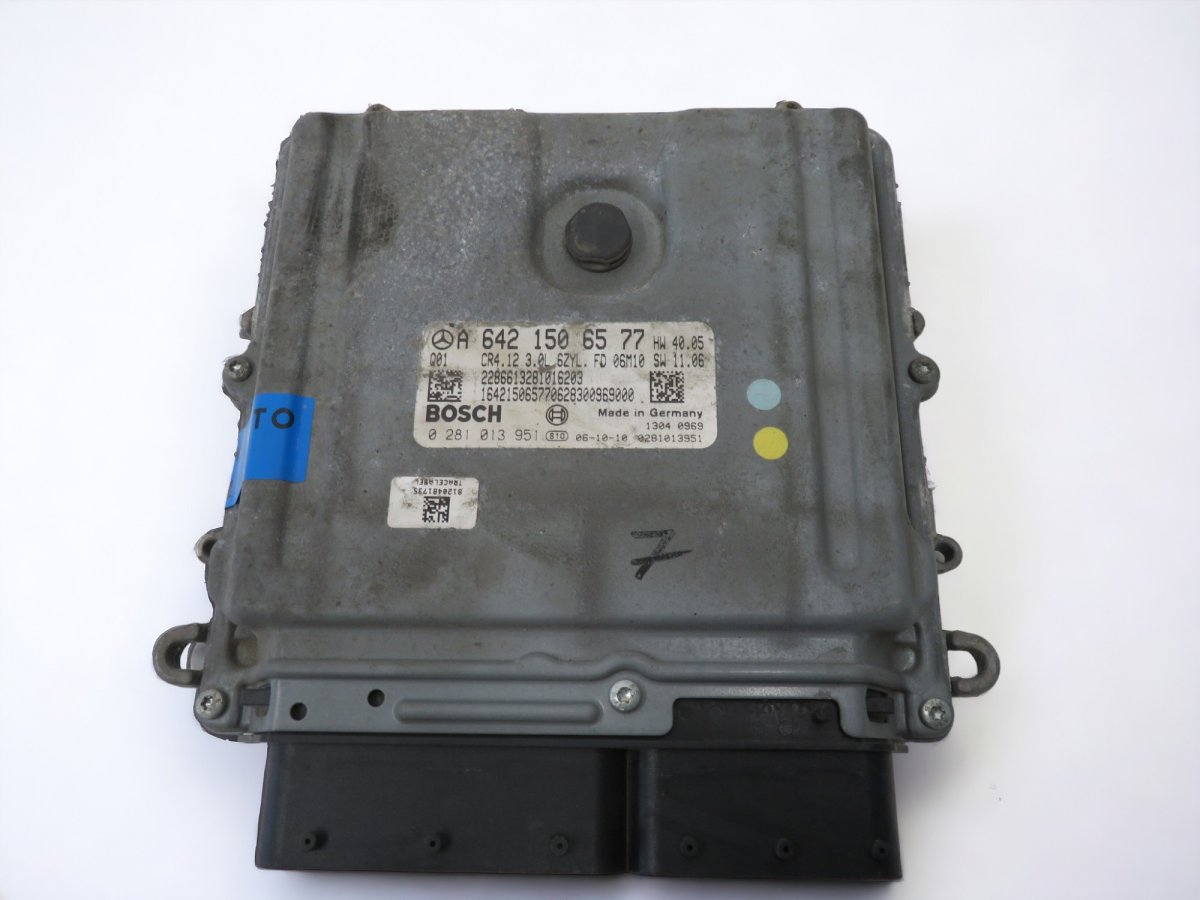 Mercedes-Benz A (W169) Engine control unit (ECU) Engine control unit (ECU) — MERCEDES-BENZ R-CLA...