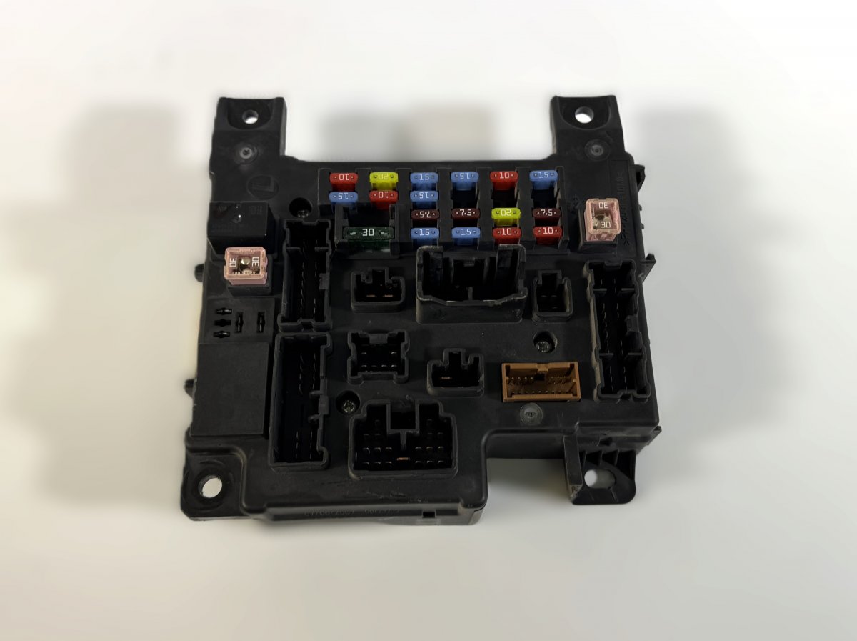Peugeot 4007 Fuse box Fuse box — PEUGEOT 4007 (GP) (2007-2012) — 8637...