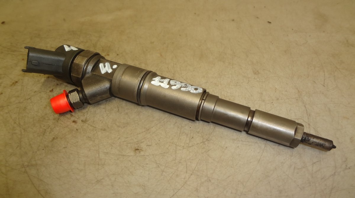 BMW 5 (E39) Fuel Injector Fuel injector — BMW 5 (E39) (1995-2004) — 77859...