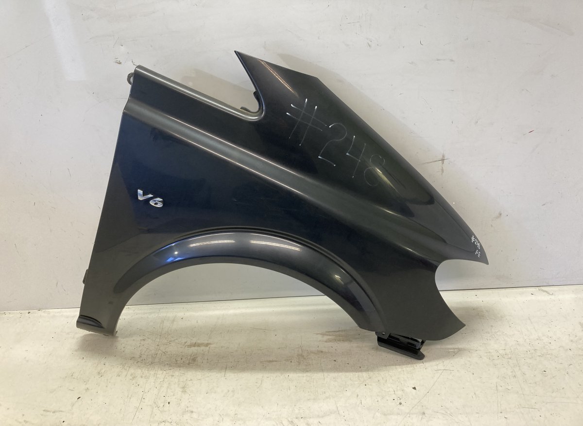 Mercedes-Benz Viano / Vito (W639) Front Right Fender Front Right Fender — MERCEDES-BENZ VITO / VIANO...