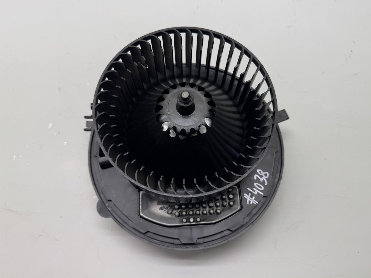 Heater Blower Motor Brand/Model: SKODA SUPERB
Year: 2016
Engine: 19...